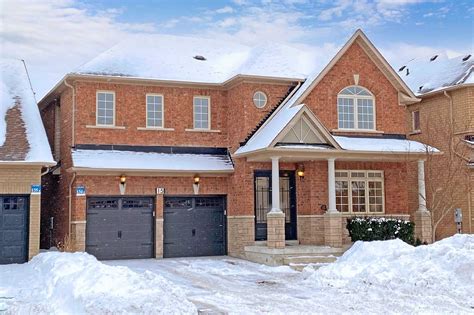 15 Oakford Drive, Markham, L6C 2K9 - For Sale on MLS® - Home.ca