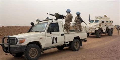 15 UN peacekeepers in a convoy withdrawing from northern Mali were injured by 2 explosive devices