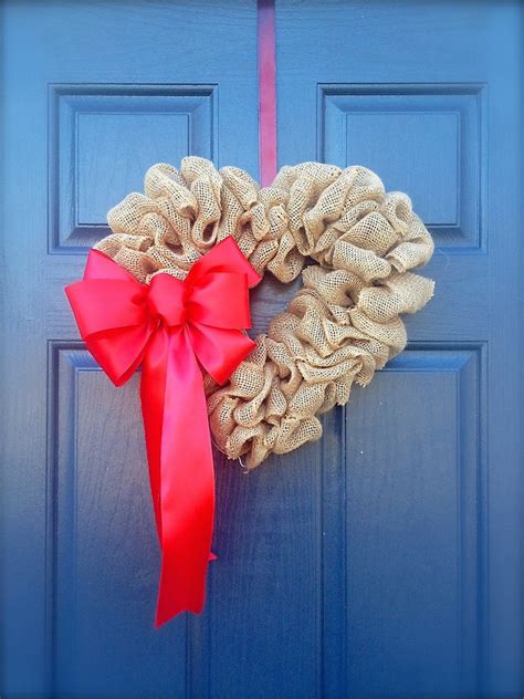 15 Valentines Wreath Ideas – Beautiful DIY Valentine Wreaths - decoist