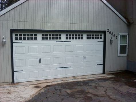 16 foot garage door. The cost of a 16 foot garage door will vary widely depending on the type and style you select, as well as the company you purchase it from. Steel insulated doors with a standard finish typically range in price from $2,000-$2,500, while wood doors will cost anywhere from $1,000-$1,500. Specialty decorative doors or those with higher end windows ... 