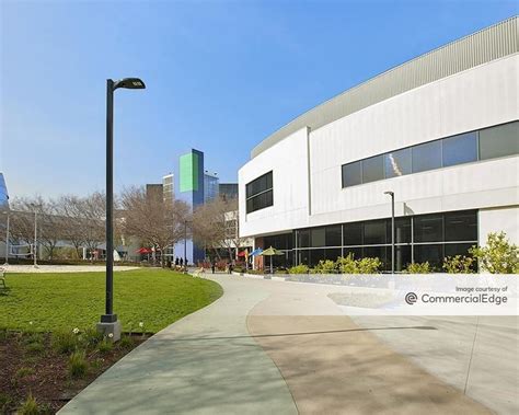 1600 amphitheatre mountain view ca. Latitude and longitude coordinates are: 37.422131, -122.084801. The global headquarters of Google and Alphabet Inc., Googleplex is located at 1600 Amphitheatre ... 
