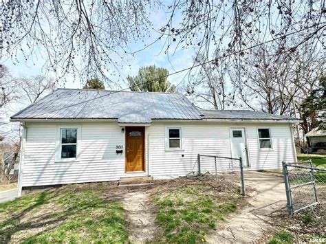 1626 Iowa Ave, Clinton, IA 52732 - MLS #QC4233831 BEX Realty