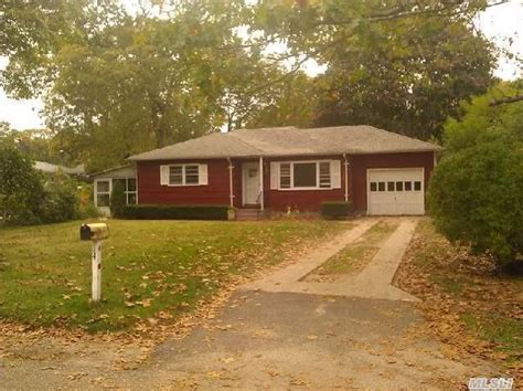 169 Holiday Blvd, Center Moriches, NY 4 Bed, 2 Bath SingleFamily