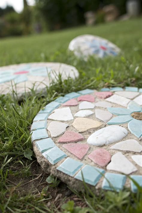 17+ Creative Broken Plate Art Ideas - Alderlight - muktibox.com