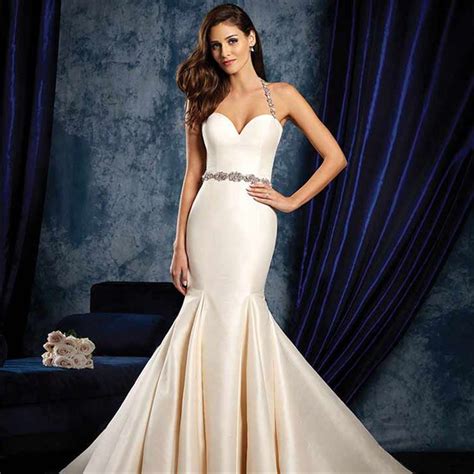 17 Fabulous Fishtail Wedding Dresses Full of Style