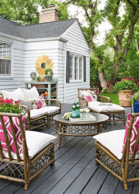 17 Outdoor Living Spaces to Inspire Patio, Deck, or Yard Updates - wintechmobiles.com