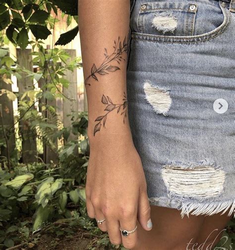 17 Wrist Tattoos For Women Wrap Around Wrist Tattoos For Women Wrap