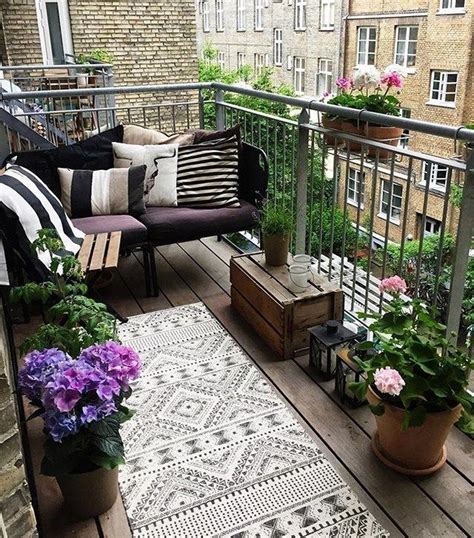 17 Small Balcony Furniture Ideas That Utilize Your Seating For Balcony - Seating For Balcony