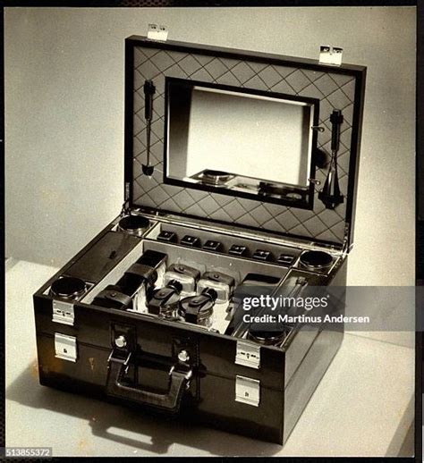 177 Vintage Vanity Case - Getty Images - muktibox.com