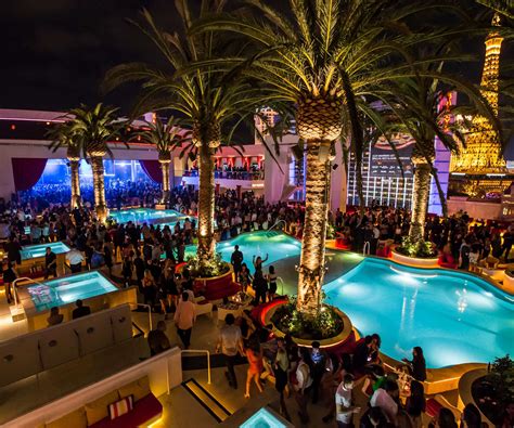18 and up clubs in vegas. The Strip. Open now. By WeWannaGoTooo. The club is nice and large and they play hip-hop and top 40 it has an upper level and a lower level. 10. Encore Beach Club At Night. 27. Dance Clubs & Discos. The Strip. 