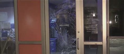 18 males broke into USPS office in Loop overnight
