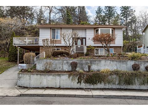 1820 E 16th St, The Dalles, OR 97058 MLS #23156562 Zillow