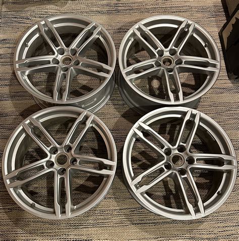 19" OEM Porsche Macan Wheels - Excellent - Macan Turbo S GTS …