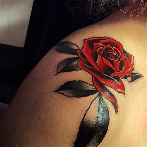 19 Shoulder Rose Tattoo Ideas That Inspire You (2021) Spiritustattoo