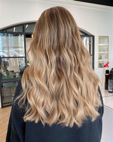 19 Wavy Perm Hairstyle Ideas for a Stylish, Beachy Look