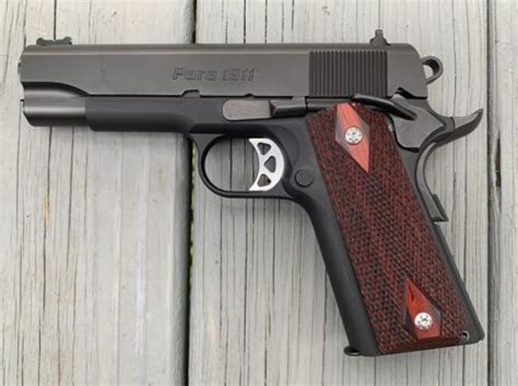 1911 Red Diamond Wood Grips - Checkered - Amazon.com