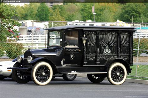 1919 Sayers and Scovill Hearse Images - conceptcarz.com