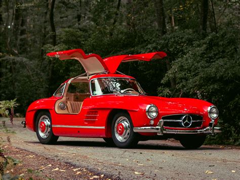 1955 mercedes 300sl gullwing. Unquestionably the most iconic sports car of its era, Mercedes-Benz’s 300 SL Gullwing was a car far ahead of its time. Tracing its origins to the W194 race car which saw success at events including the Mille Miglia and 24 Hours of Le Mans, U.S. distributor Max Hoffman convinced a road-legal version of the W194 could be lucrative. Built on a spaceframe … 