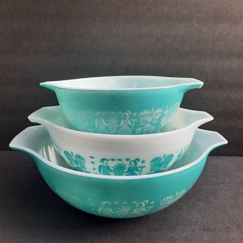 Vintage 1959 Butterprint Pyrex Casserole Dish, Blue Amish Bowl Cinderella Bowls. 442, 443, 444. 3 PCS .Good Condition, No Chips, ... Vintage CORNING WARE Spice of Life La Romarin Large Square 10x10x2 PYREX Casserole Dish with Lid A-10-B ad vertisement by MyHeartlandTreasures.
