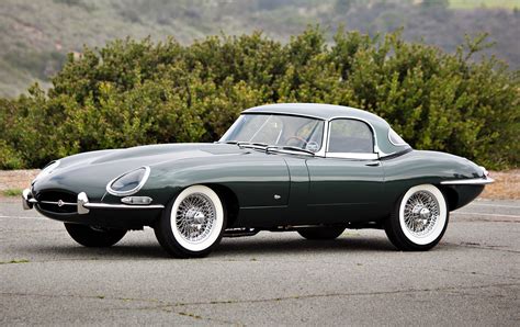 A: The 1961 Jaguar E-Type Series 1 has a