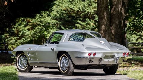 1963 corvette stingray split window