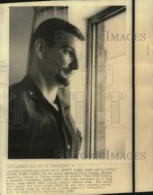 1966 Press Photo Deputy Sheriff Dale Spaur who chased flying