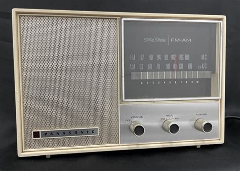 1967 AM-FM Vintage Radio Restoration - muktibox.com
