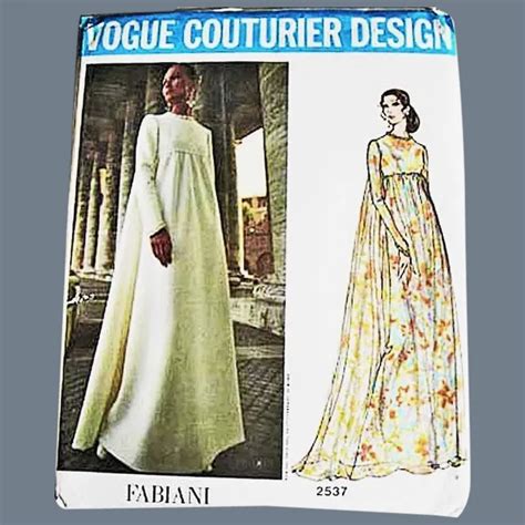 1971 VOGUE COUTURIER DESIGN FABIANI #2585 UN-CUT …