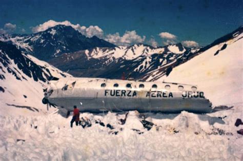 1972 andes flight disaster. The Tragic Truth Behind The Andes Plane Crash. On October 13, 1972, the Uruguayan Air Force Flight 571 crashed in Argentina, and the subsequent days of survival would impress and disturb people worldwide. The flight was charted by an amateur Uruguayan rugby team that was traveling to Santiago, Chile, and there were a total of 45 … 