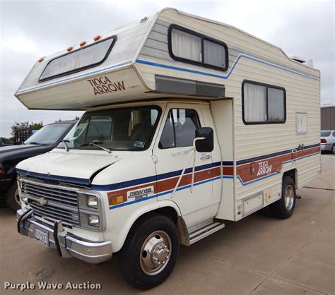 I Just purchased a 21' 1985 Chevy Minnie Winnie with 72,000 miles on it. it has a carbed Chevy 350 engine and TH400 transmission. I'm getting ready to set off on a trip around the U.S and I am getting everything ready and fixed up before I go. I plan to leave in September. The owner put in a new holly carburator, starter, hot water heater/water .... 