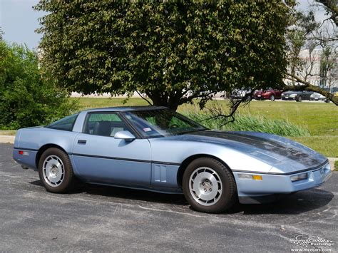 All specifications, performance and fuel economy data of Chevrolet Corvette 5.7L V-8 automatic (145.5 kW / 198 PS / 195 hp), edition of the year 1979 since September 1978 for North America U.S., including acceleration times 0-60 mph, 0-100 mph, 0-100 km/h, 0-200 km/h, quarter mile time, top speed, mileage and fuel economy, power-to-weight ratio, dimensions, drag coefficient, etc. . 