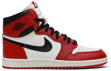 Upcoming Air Jordan 1 Release Dates. FEATURED: The Best Air Jordan 1 Colorways of 2022 Air Jordan 1 History. What started it all and changed everything. The Air Jordan 1, known simply as the Nike Air Jordan when it was originally released, first hit stores in 1985 kicking off the greatest legacy in sneakers and forever changing the business of footwear.. 