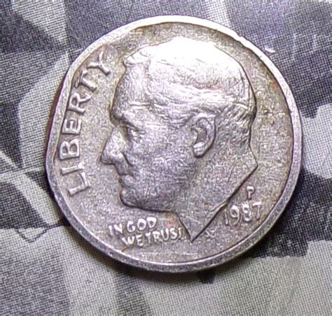 1987 p dime errors. A pound of dimes is worth about $20. The value of a pound of dimes can be calculated based on the weight of 2.27 grams for each dime produced by the U.S. Mint. 