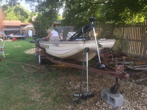 1988 KINGFISHER BASS BOAT - $1150 (Winchester)