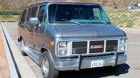 1989 gmc 2500 van owners manual. - Legacy of blood a comprehensive guide to slasher movies.