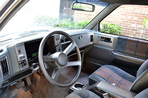 1992 Chevy S10: Timeless Interior, Modern Charm