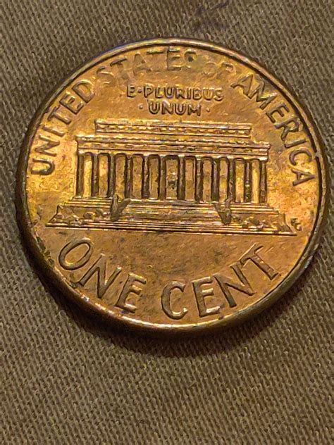 1993 d close am penny value. Close AM's are considered extremely rare. 1992 (P) cents with a Close AM reverse are. even rarer. This coin has been listed as FS-901 by the. authors of the Cherrypicker's Guide to Die. Varieties. On 7/12/2012 a 1992 D Close AM graded. PCGS MS64RD sold for $20,700 on. Heritage Auctions. 