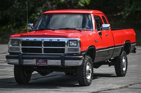 The 1981-1993 Dodge 250-350 was built to last. The frame was strong and corrosion resistant, while the suspension system provided a smooth ride even when carrying heavy loads. The brakes were reliable, and the trucks were known for their dependability and durability. The 4WD version was particularly popular with those who needed a rugged, off .... 