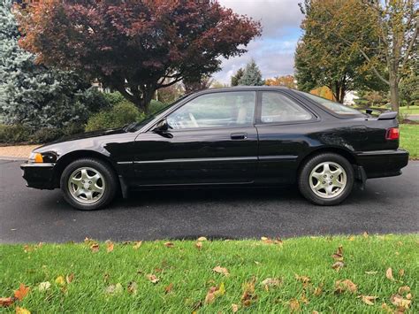 1993 Acura Integra: Experience Timeless Driving Exhilaration