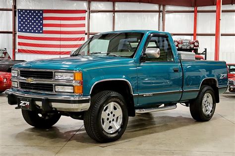 1994 chevy silverado 1500. Detailed specs and features for the Used 1994 Chevrolet C/K 1500 Series Silverado including dimensions, horsepower, engine, capacity, fuel economy, transmission, engine type, cylinders, drivetrain ... 