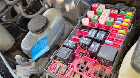 The 1997 Base,lariat,xlt,xl Ford F-150 has 4 different fuse boxes: Instrument panel fuses diagram. ... 4WD clutch relay, electronic flasher, 4WD/2WD vacuum solenoids and trailer tow battery charge relay. Fuse MINI . 10A: 24: ... Air suspensión compressor. Fuse MAXI . 40A: 16: Trailer tow battery charge and stop/turn lamps. Fuse MAXI . 30A: 17:. 