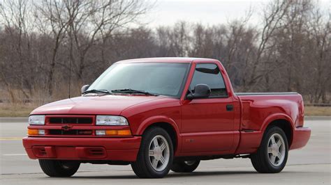 1998 chevy s10 problems. Jun 7, 2012 · I saw something similar on an s10 a few months ago, my tech found this bulletin and fixed it and only charged the guy .5 hours of labor Service Information 1998 Chevrolet S10 Pickup - 4WD | Blazer, Bravada, Jimmy, S10 Pickup, Sonoma VIN S/T Service Manual | Document ID: 1725836 #PIT3777: Fuel and Temperature Gauge Inoperative, Low Fuel and Battery Light On, PRDNL Inoperative - keywords charge ... 