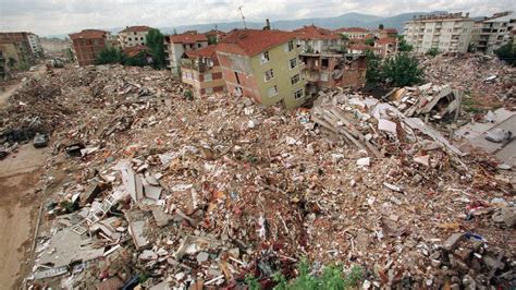 1999 depremi kaç dakika