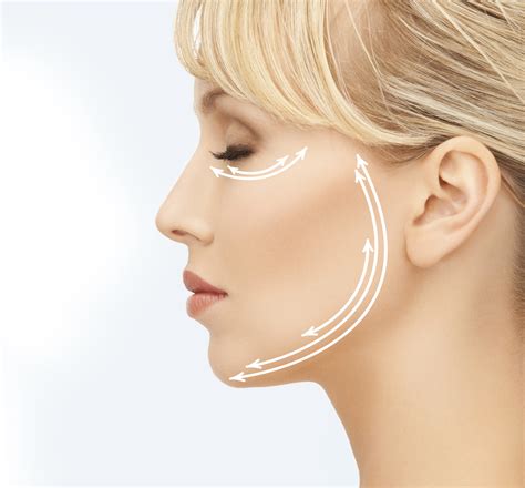 1. Zabiegi na twarz - mikronakłuwanie przy użyciu urządzenia Dermapen. Marzy Ci się elastyczna skóra bez zmarszczek? Dermapen może Ci w tym pomóc! Ten zabieg na twarz polega na wprowadzaniu substancji czynnych w głąb skóry przy zastosowaniu automatycznego mikronakłuwania (pulsującymi igłami). Efekty zauważysz po 1 wizycie w salonie. . 