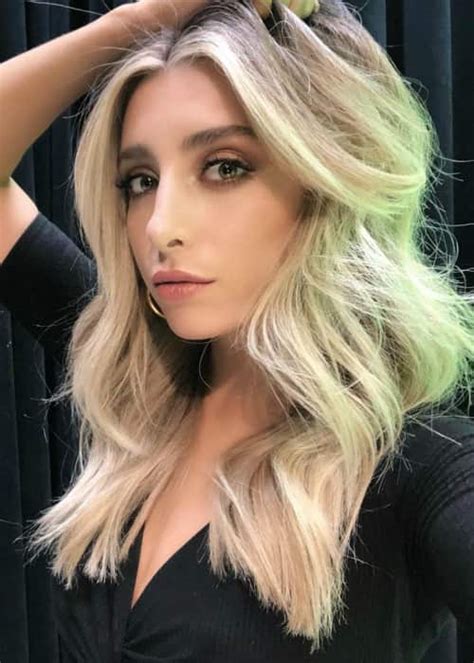 Lauren talks about her first trimester experience and struggling to navigate medications, feeling shameful and lazy when battling pregnanc. . 1laurenelizabeth
