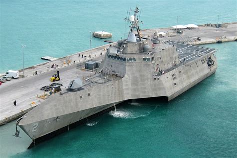 1st Time Ever — US Navy Deploys Its Freedom-Class Littoral …