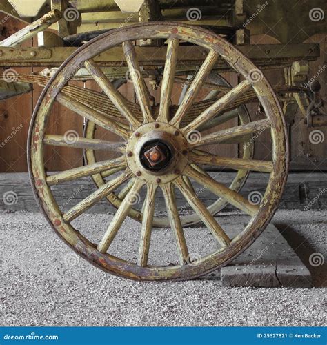 2,652 Old Wooden Wagon Wheels Stock Photos - Dreamstime