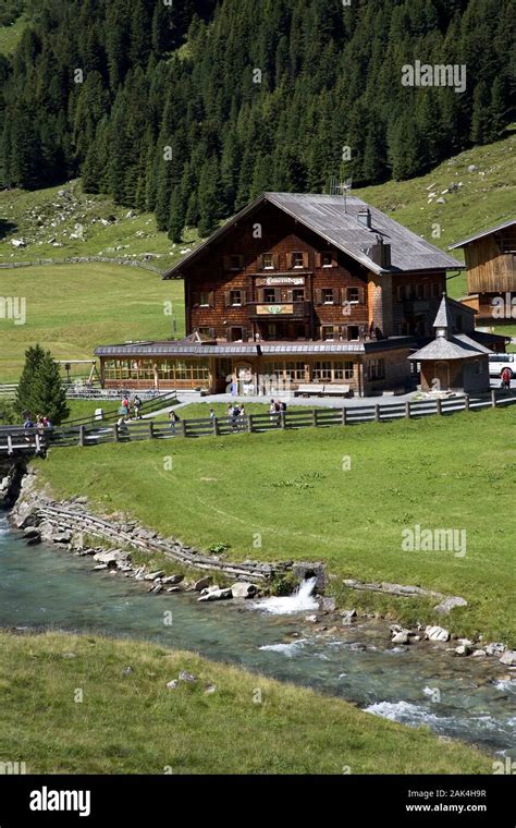 2 AK Krimmler Tauernhaus bei Krimml Oberkrimml Krimmler …