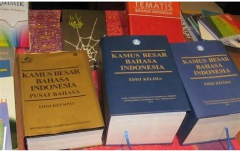 2 Arti Kata Bergeming - Kamus Besar Bahasa Indonesia (KBBI ...