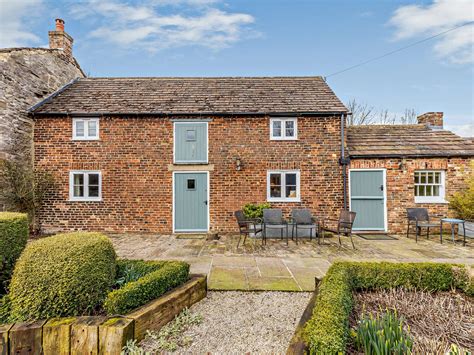 2 Bedroom Cottage in Derbyshire - Four Legged Breaks